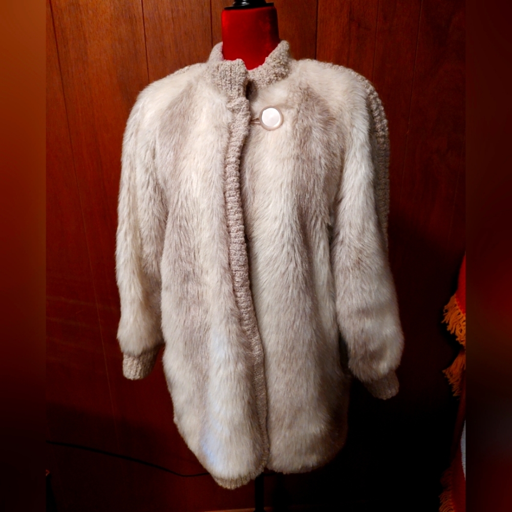 SOLD!Vintage D'Espririt D&P Faux Fur Jacket Knit Collar,Cuffs & Accents Size 10